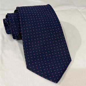 Brooks Brothers Navy and Red Geometric Cross Hatch 100% Silk Tie Preppy Elegant
